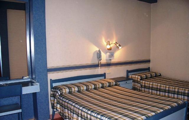 Monte Carlo Hotel Villa Carlos Paz Phòng bức ảnh